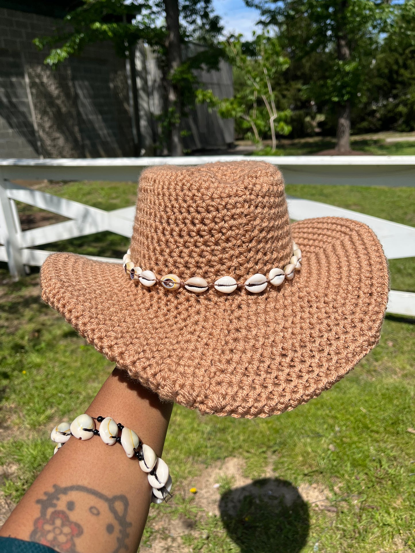 Honey Drifter w/ Cowrie Shell